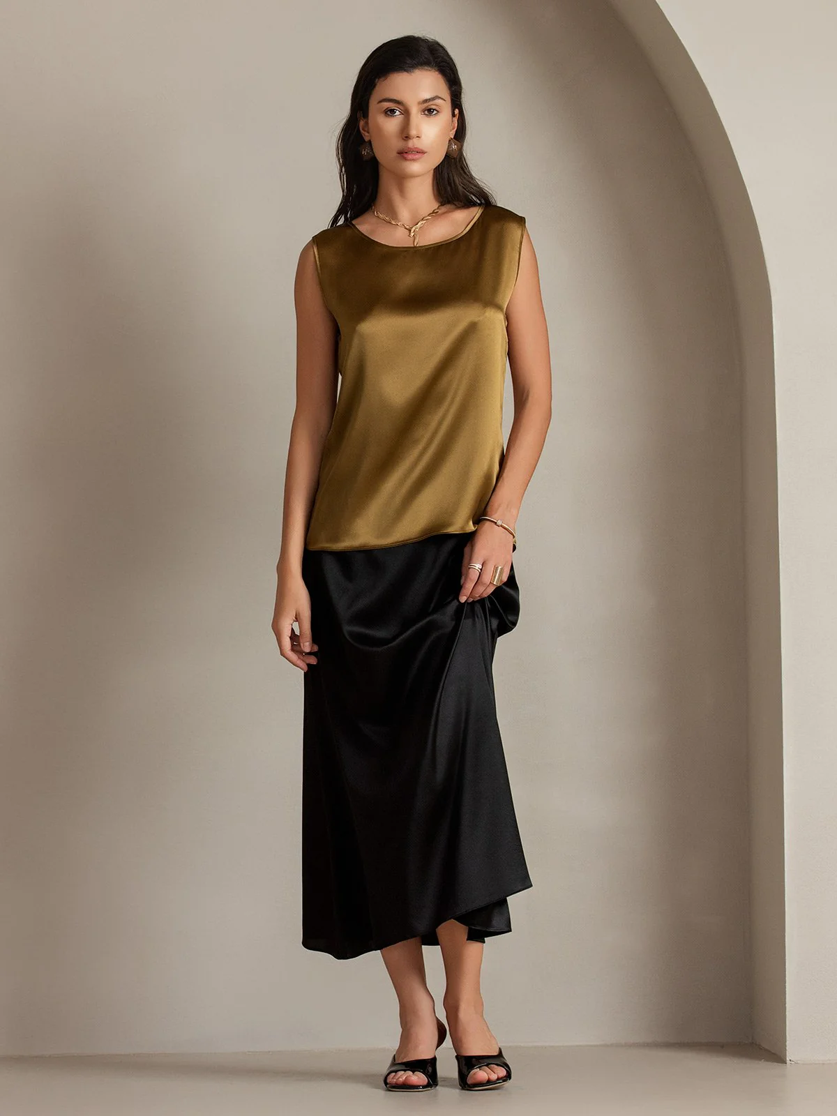 19Momme Silk Sleeveless Round Neck Women's Tank Top - Image 36