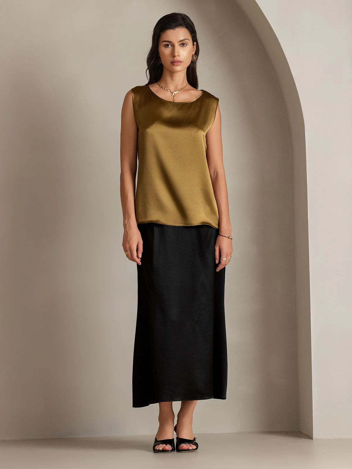 19Momme Silk Sleeveless Round Neck Women's Tank Top - Image 40