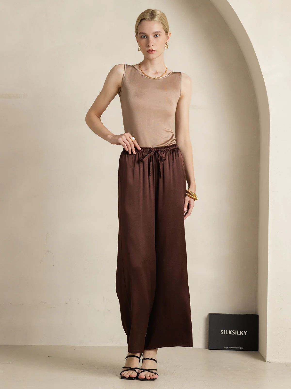 Pure Silk Sleeveless Round Neck Women's Tank Top - Image 22