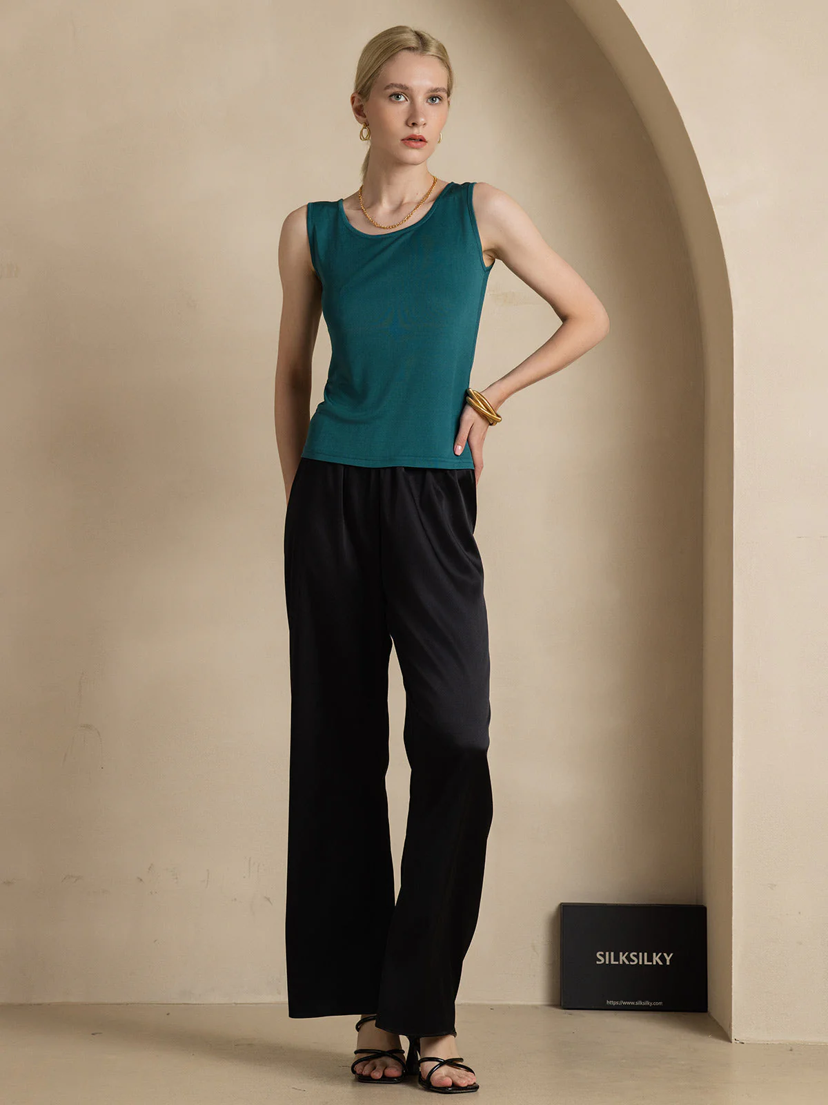 Pure Silk Sleeveless Round Neck Women's Tank Top - Image 37