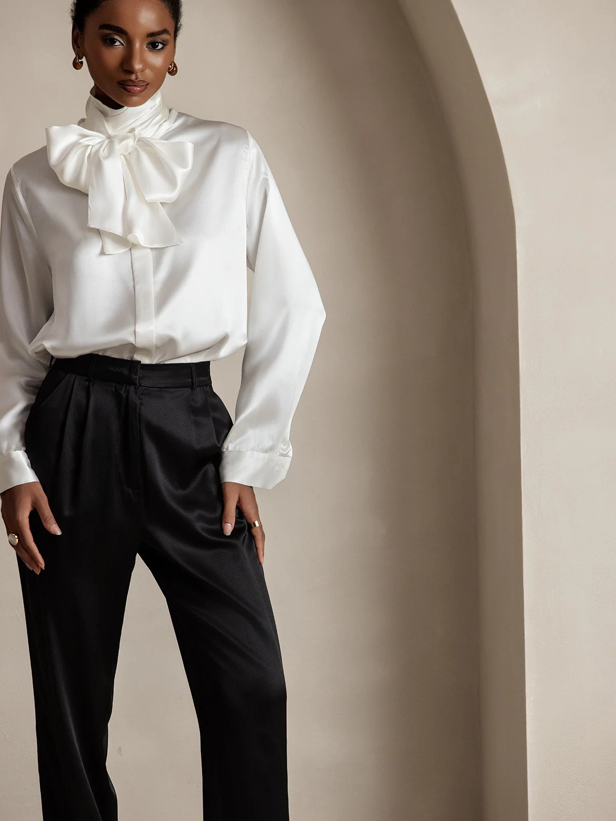 19Momme Silk High Waist Straight Fit Women's Pants with Zipper Side Pockets Design - Image 3