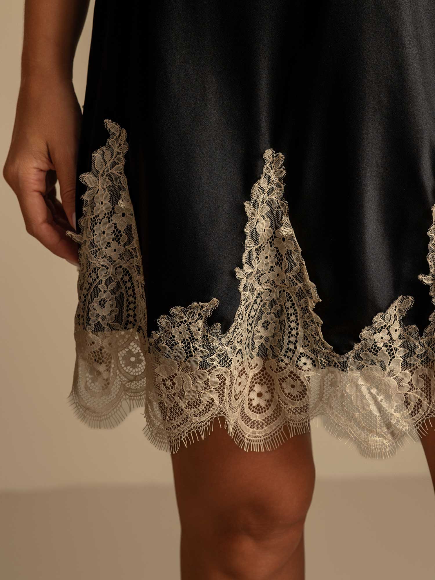 Pure Silk Spaghetti strap V-neck Short Nightdress - Image 11
