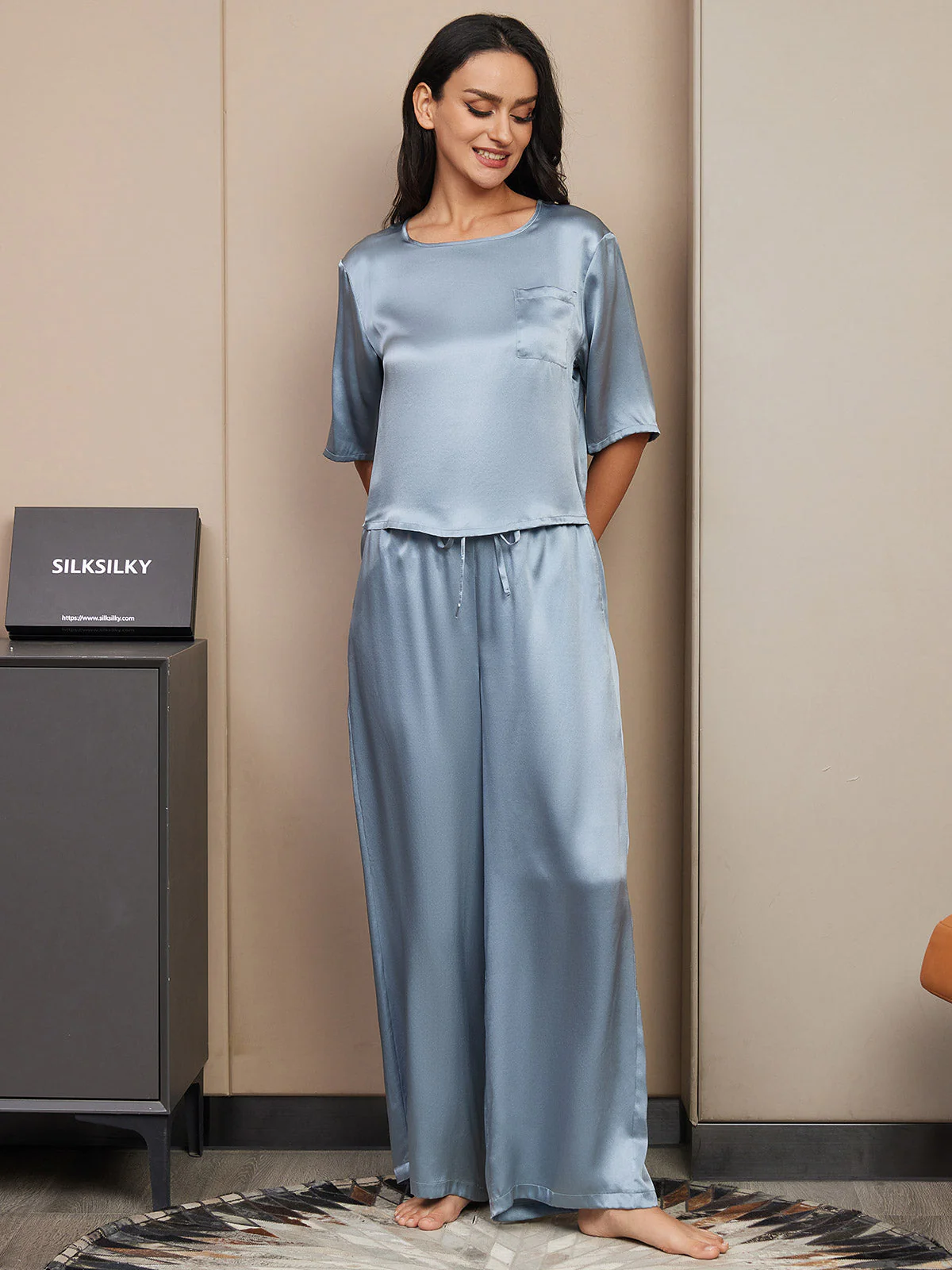 Women's Pure Silk Half Sleeve Round Neck Pyjamas Set - Image 17