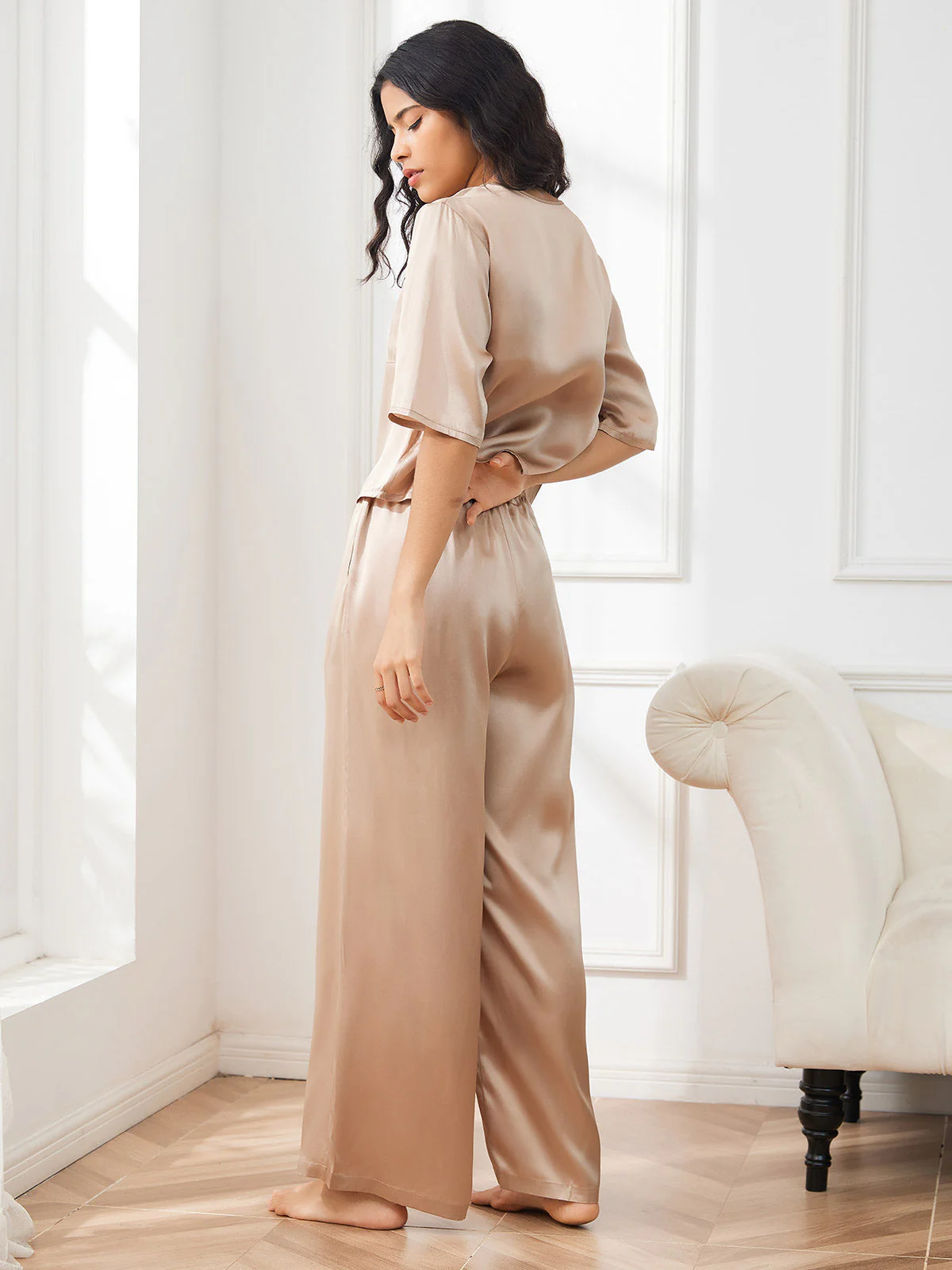 Women's Pure Silk Half Sleeve Round Neck Pyjamas Set - Image 2