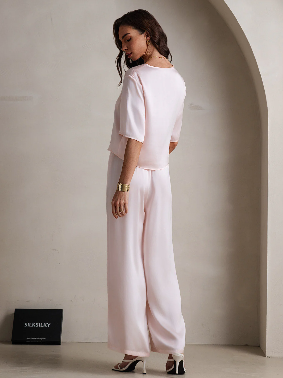 Women's Pure Silk Half Sleeve Round Neck Pyjamas Set - Image 20