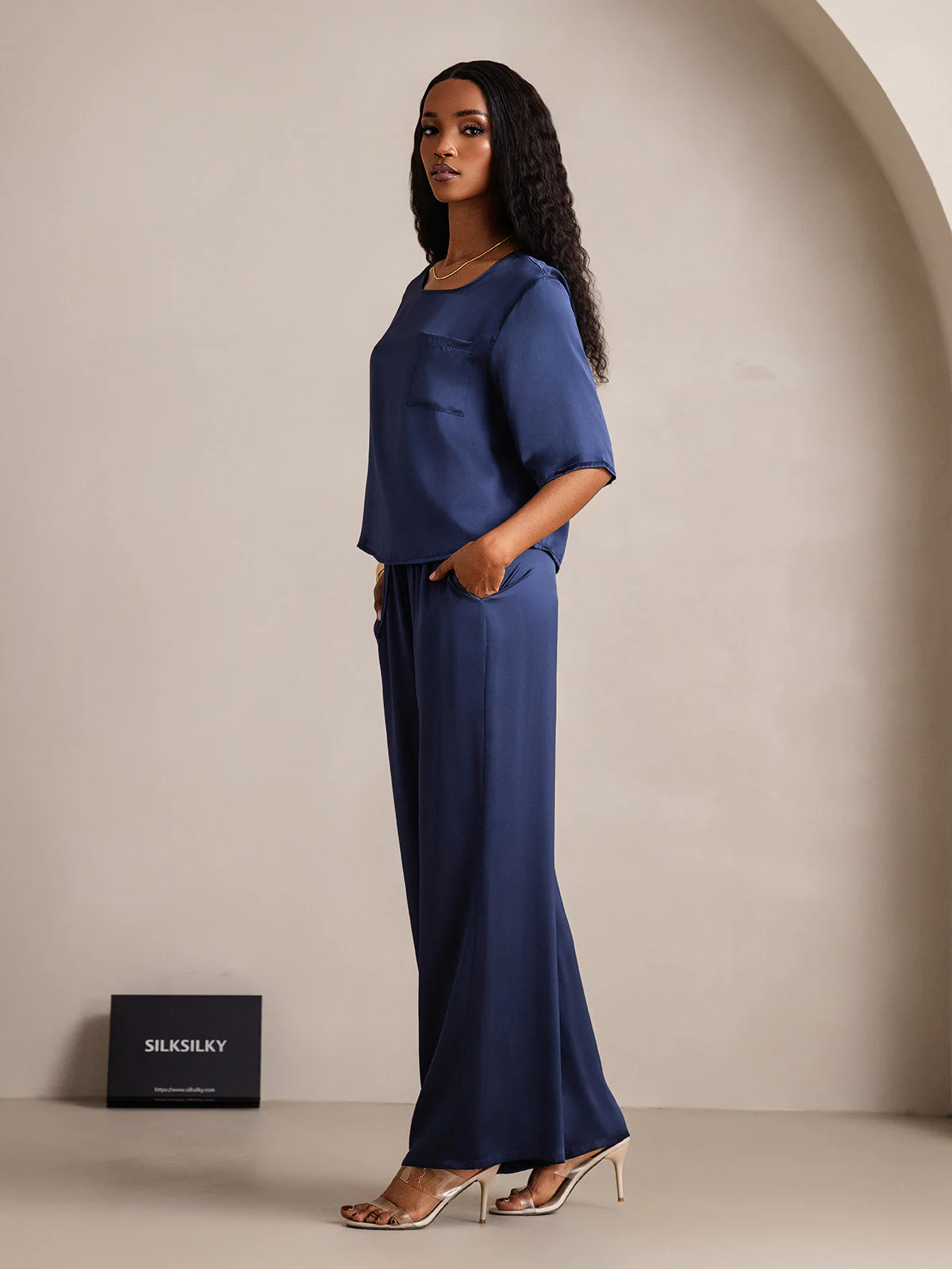Women's Pure Silk Half Sleeve Round Neck Pyjamas Set - Image 30