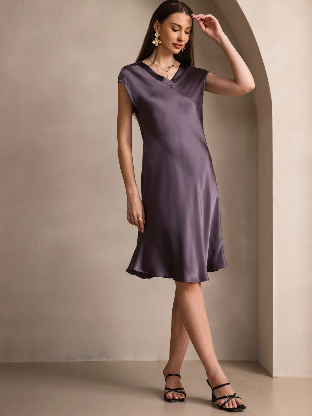 Pure Silk Cap Sleeve V-neck Knee Nightdress - Image 19