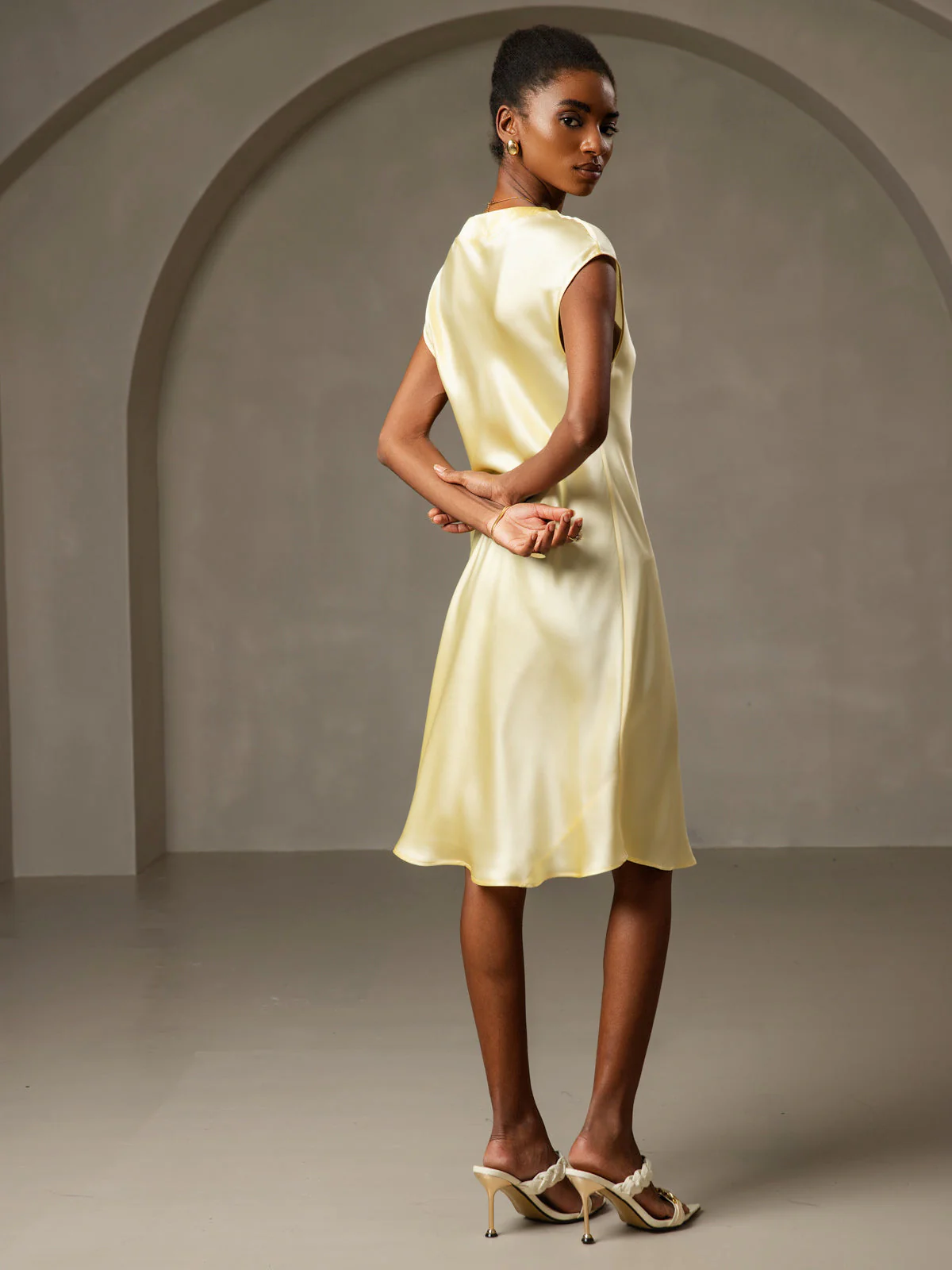 Pure Silk Cap Sleeve V-neck Knee Nightdress - Image 32