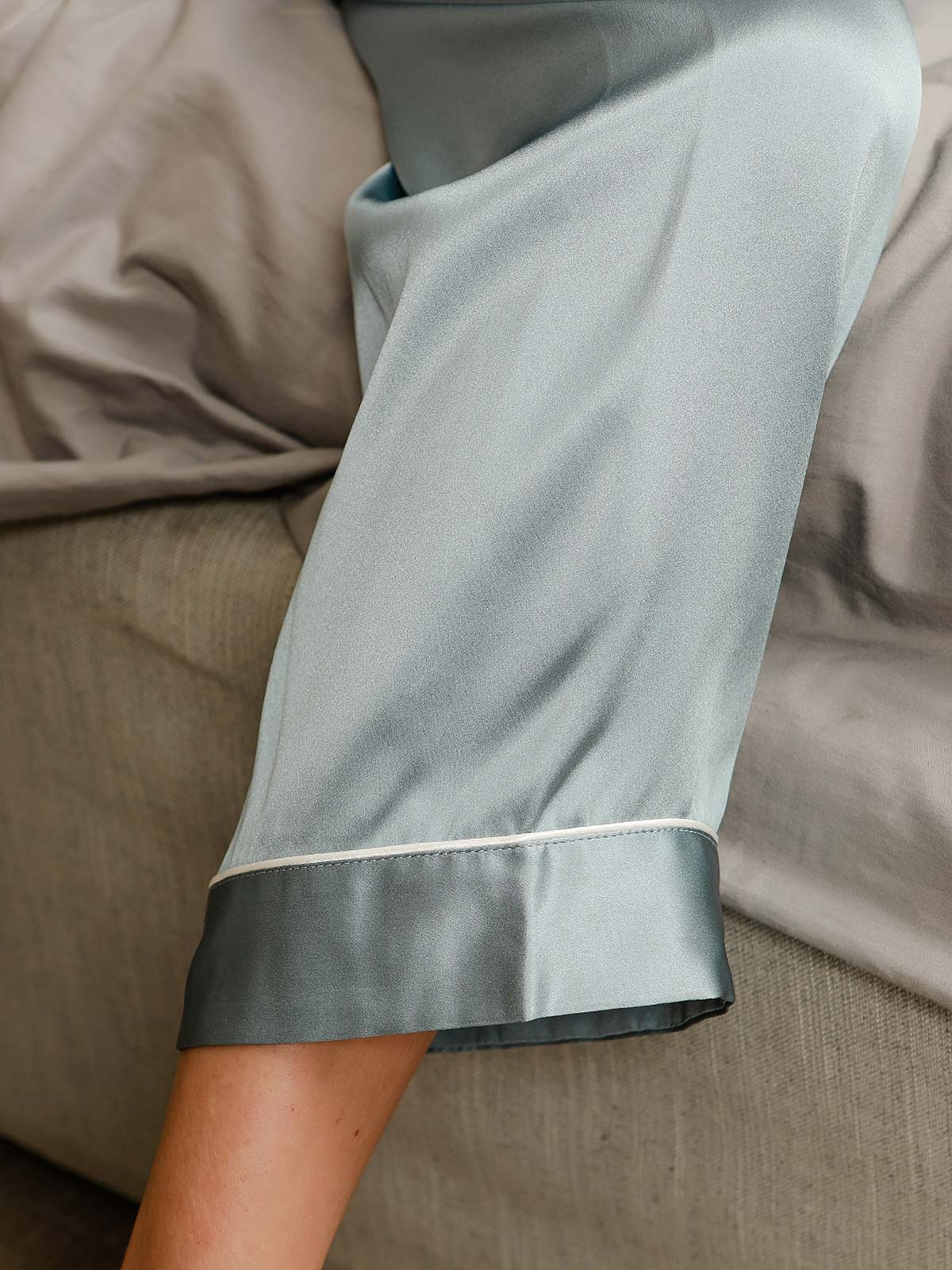 Women's Pure Silk Long Sleeve Button Up Pyjamas Set - Image 53