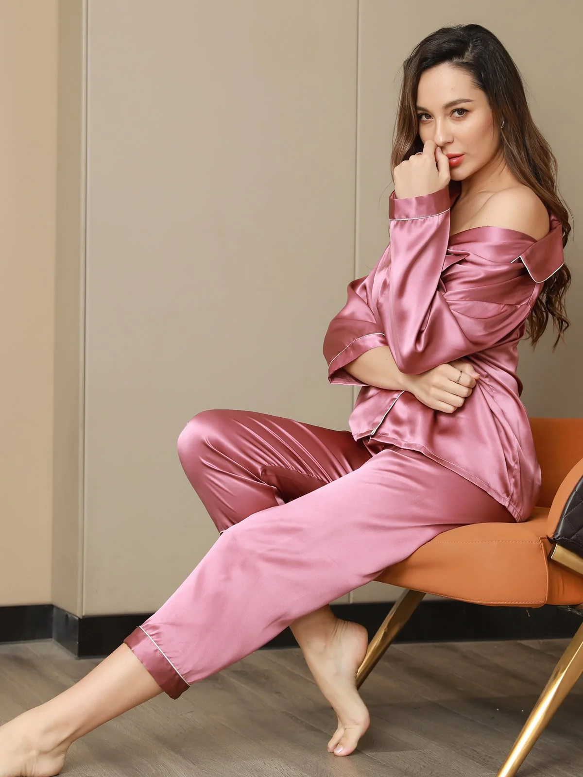 Women's Pure Silk Long Sleeve Button Up Pyjamas Set - Image 60