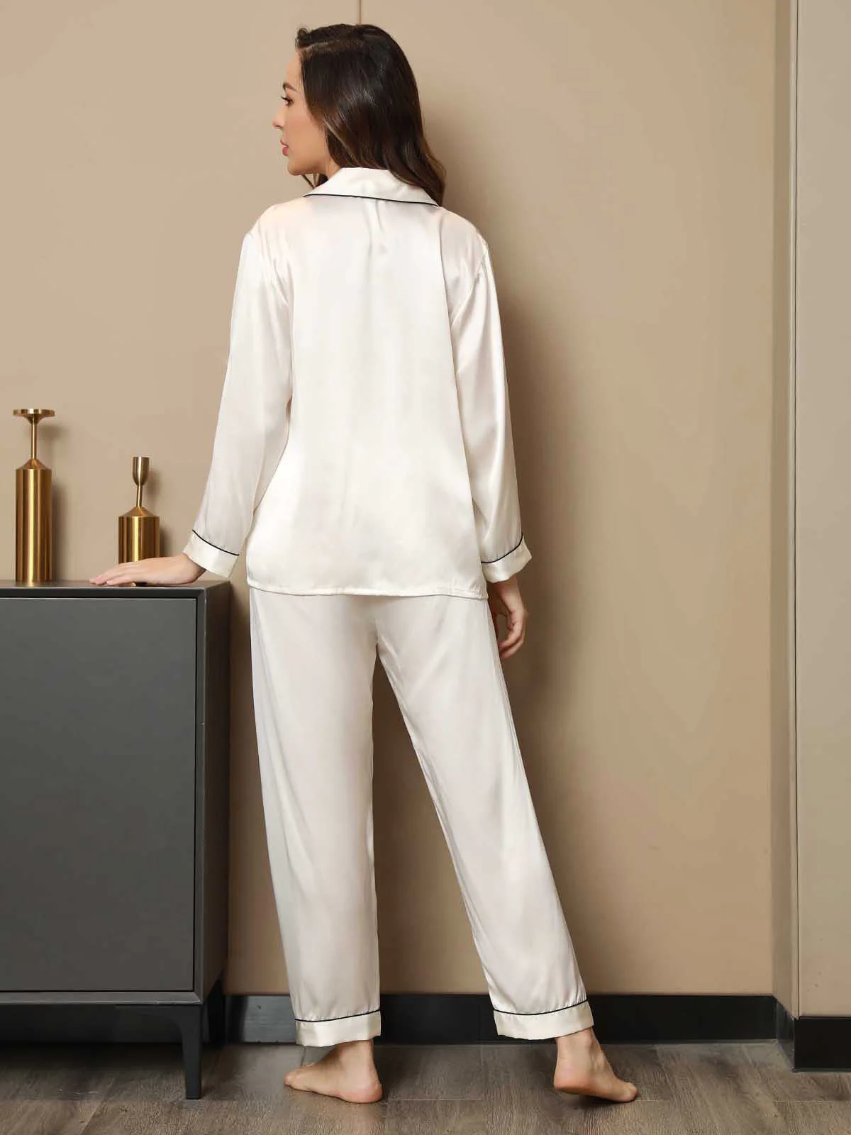 Pure Silk Notch Collar Button Up Women's Pyjamas Set - Image 17