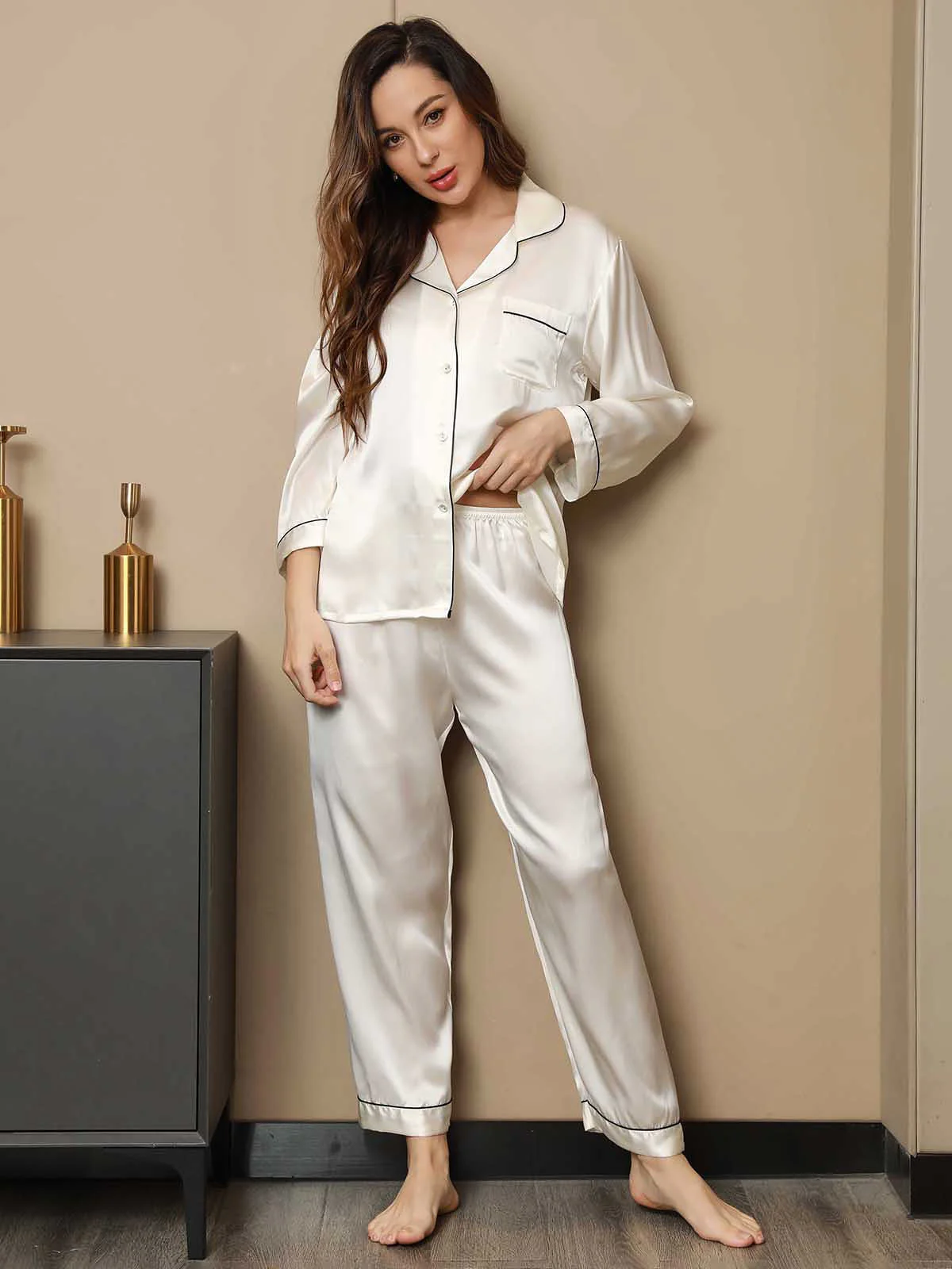 Pure Silk Notch Collar Button Up Women's Pyjamas Set - Image 18