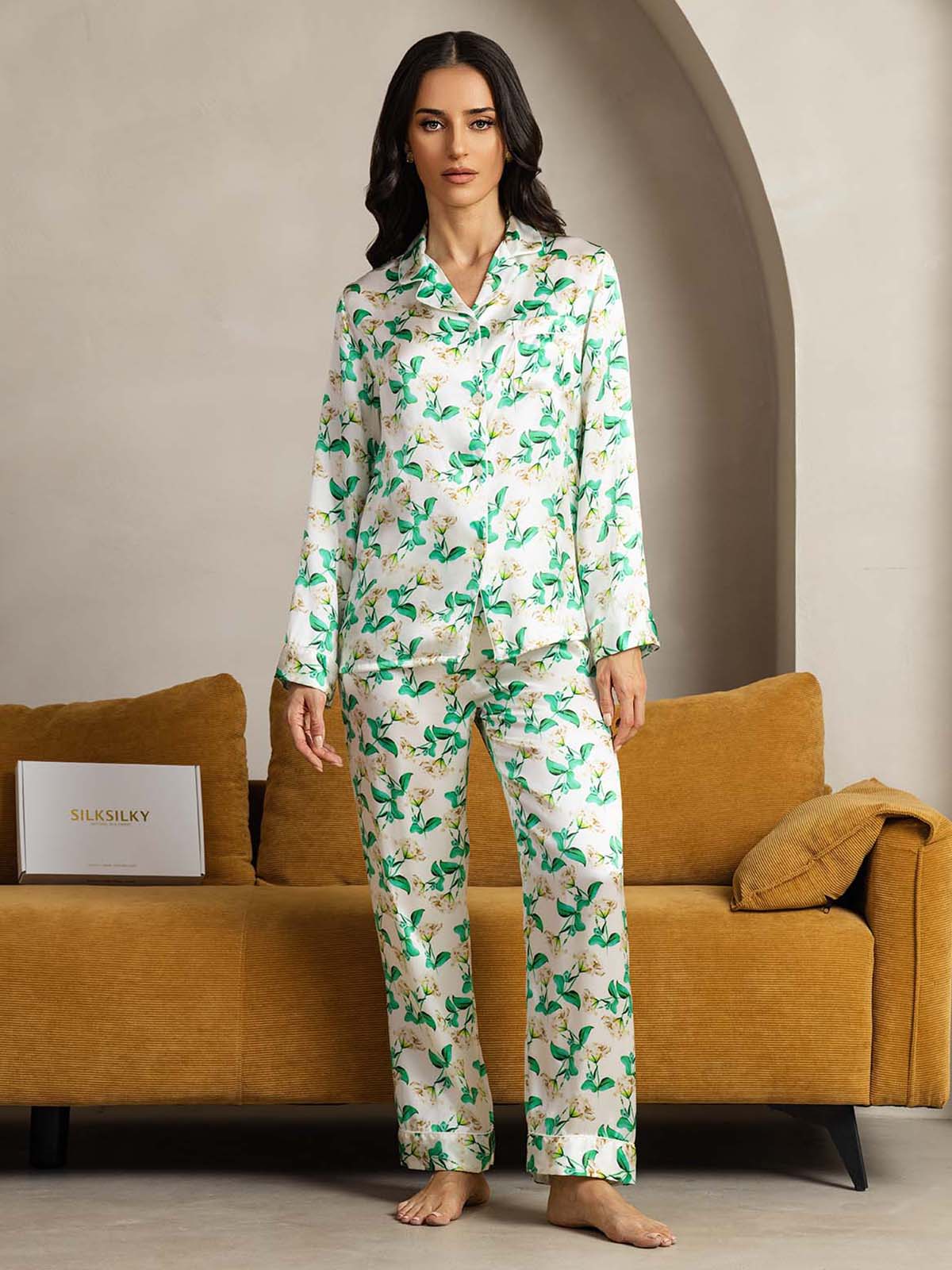 Women's Pure Silk Green Floral Print Long Sleeve Notch Collar Pajamas Set - Image 2