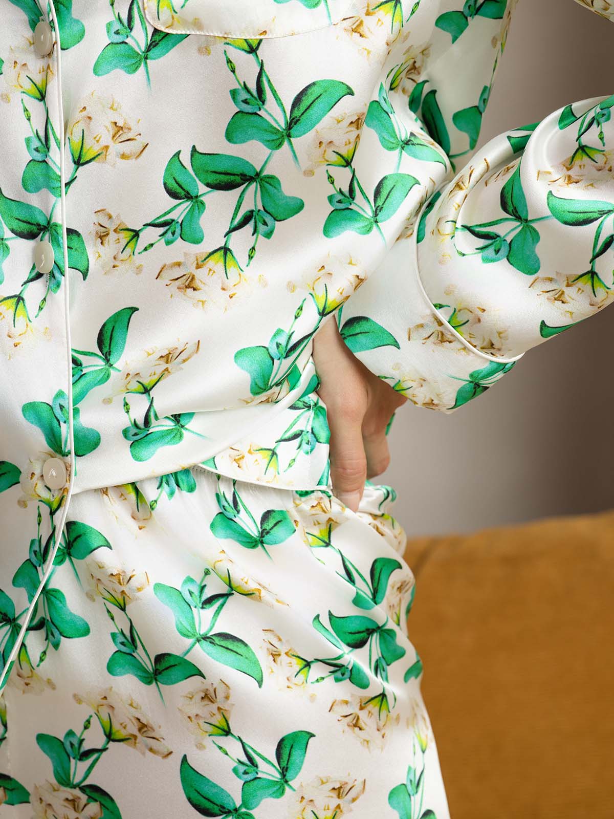 Women's Pure Silk Green Floral Print Long Sleeve Notch Collar Pajamas Set - Image 8