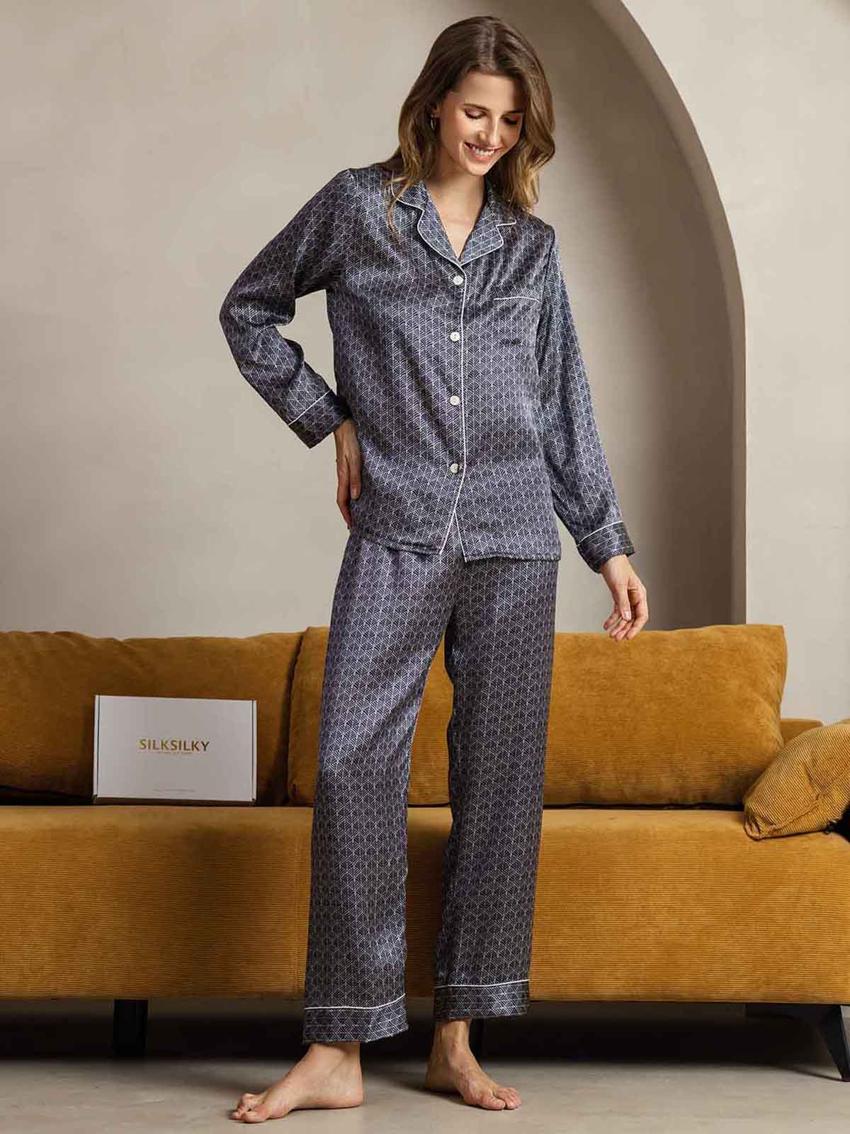 Women's Pure Silk Navy Ginkgo Print Long Sleeve Notch Collar Pajamas Set - Image 4