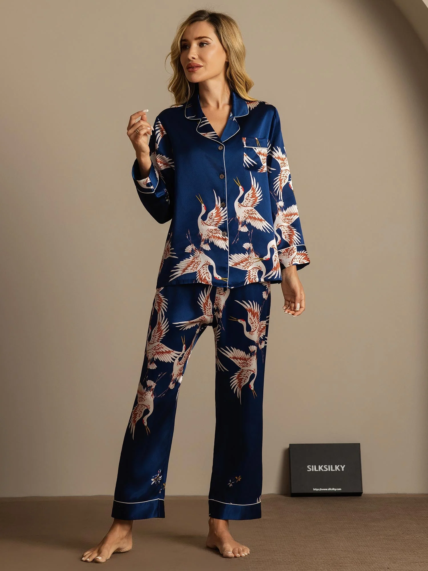 19Momme Pure Silk Crane Print Women's Long Sleeve Notch Collar Pyjamas Set - Image 17